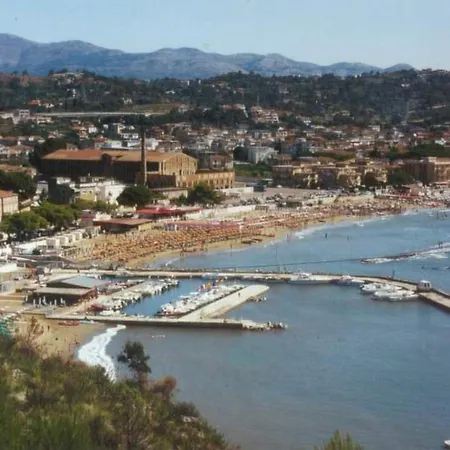 Aurora Scauri (Lazio)