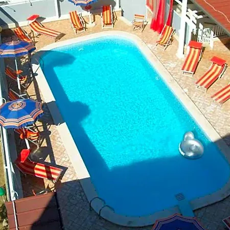 Aurora Hotel