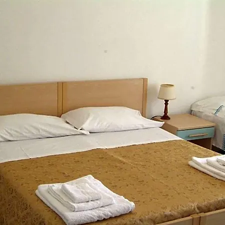 Aurora Hotel 2*
