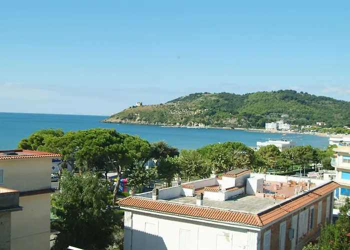 Aurora 2* Scauri (Lazio)